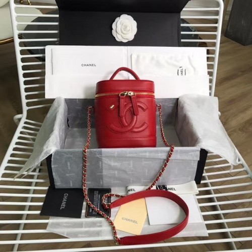 CHANEL Kosmetikkoffer Goldfarbenes Metall AS1336 rot