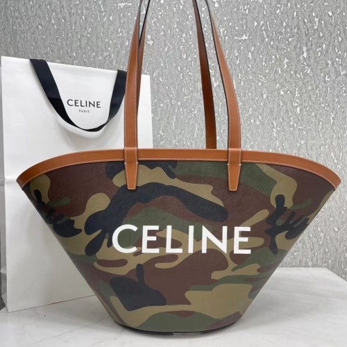 Celine MITTLERE COUFFIN-TASCHE AUS TRIOMPHE CANVAS CELINE PRINT 196262 grün