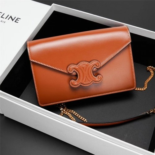 Celine TEEN CHAIN BESACE TRIOMPHE AUS GLÄNZENDEM KALBSLEDER 10J733 TAN