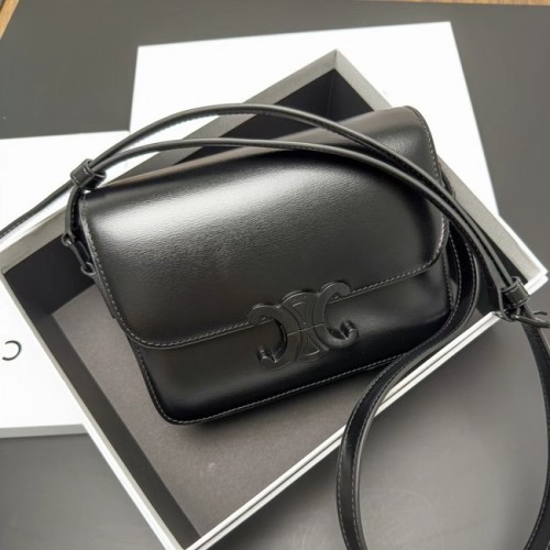 Celine TEEN CLASSIC BAG KALBSLEDER 188423 SCHWARZ