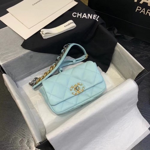 Chanel 19 Bodypack Schafsleder AS1163 himmelblau