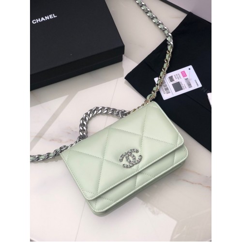 Chanel 19 Classic Sheepskin Leather Chain Wallet AP0957 hellgrünsilberfarbenes Metall