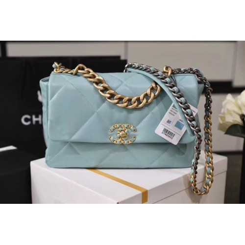 Chanel 19 Überschlagtasche AS1161 hellblau