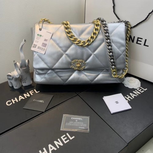 Chanel 19 Überschlagtasche AS1161 Silber
