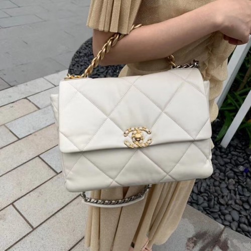 Chanel 19 Überschlagtasche AS1161 weiß
