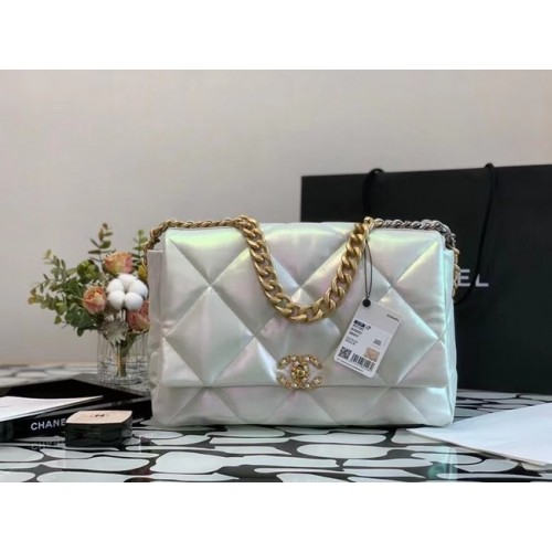 Chanel 19 große Pattentasche Schillerndes Kalbsleder und Goldton AS1162