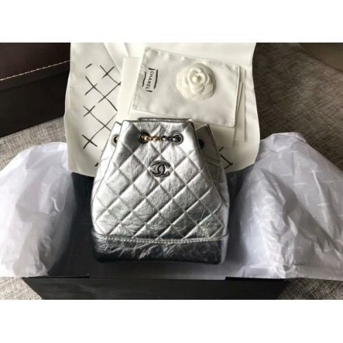 Chanel 2018 Original Kalbsleder Rucksack 81229 Silber