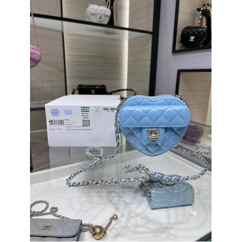 Chanel 2022S Love Heart Mini-Lammleder-Umhängetasche mit Kette AO2784 blau