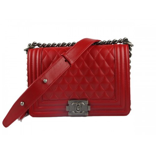 Chanel A67025 Le Boy Flap Umhängetasche Aus Rotem Schafsleder
