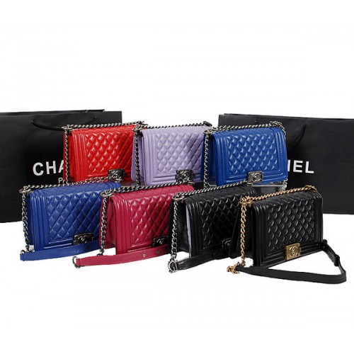 Chanel Boy Flap Umhängetasche A67086 aus Schafsleder