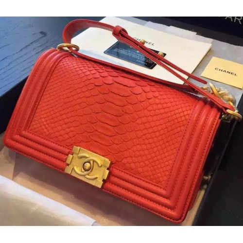 Chanel Boy Flap Umhängetasche Rotes Pythonleder A66095 Gold