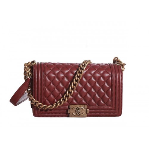 Chanel Boy Flap Umhängetasche aus burgunderfarbenem Lammleder A67086 Gold