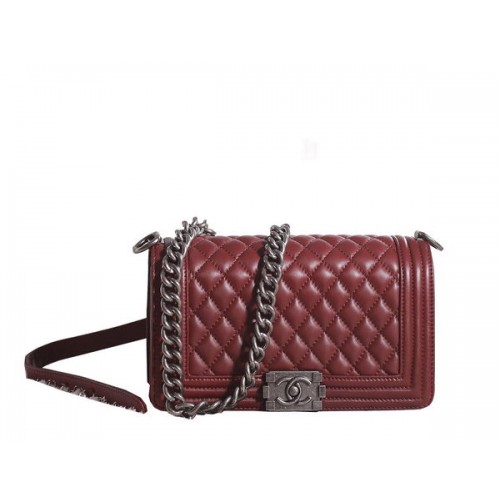 Chanel Boy Flap Umhängetasche aus burgunderfarbenem Lammleder A67086 Silber