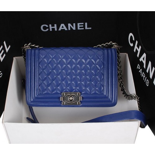 Chanel Boy Flap Umhängetasche aus Schafsleder A67086 Blau