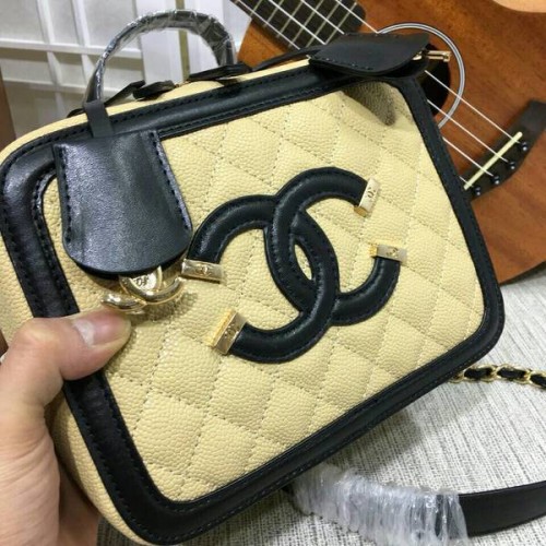 Chanel Mini-Umhängetasche aus Kalbsleder 6070 Kamel