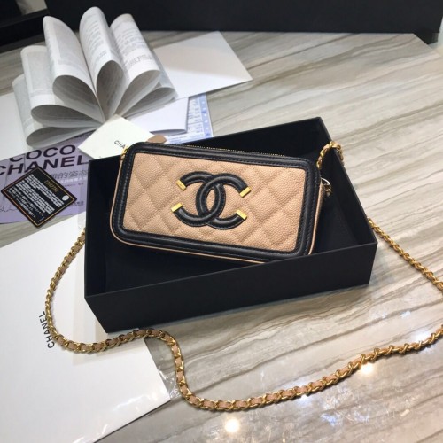 Chanel Classic Clutch mit Kette Genarbtes Kalbsleder goldfarbenes Metall A84450 apricot