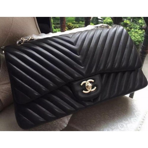 Chanel Classic Flap Bag Schwarzes Schaffell Chevron Quilting A1113 Gold