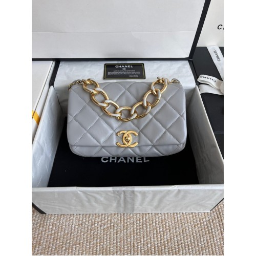 Chanel FLAP BAG Lammleder Goldfarbenes Metall AS3366 grau