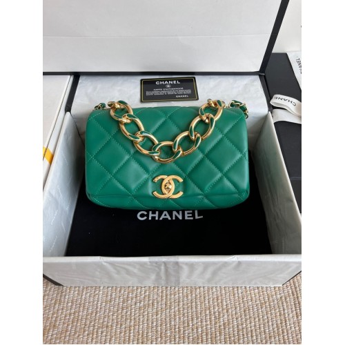 Chanel FLAP BAG Lammleder Goldfarbenes Metall AS3366 grün