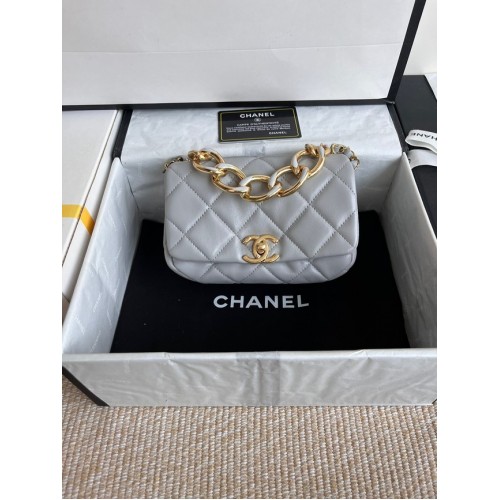 Chanel FLAP BAG Lammleder Goldfarbenes Metall AS3375 grau