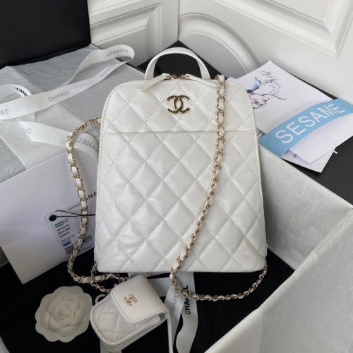 Chanel Rucksack aus goldfarbenem Metall aus Lammleder AS3332 weiß