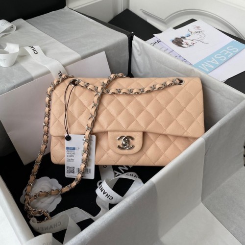 Chanel Flap Shoulder Bag Genarbtes Kalbsleder A01112 silberfarbenes Metall Apricot