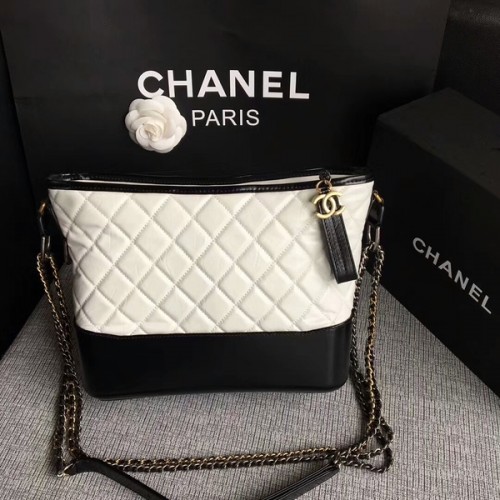 Chanel Gabrielle Umhängetasche Original Kalbsleder A93842 Schwarz & Weiß