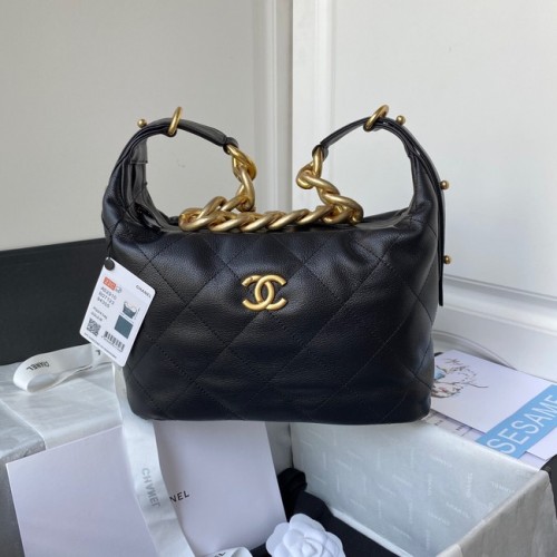 Chanel genarbtes Kalbsleder AS2910 Goldfarbenes Metall schwarz