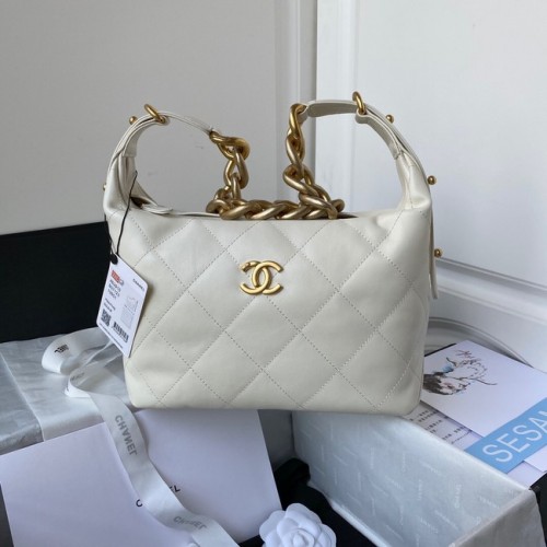 Chanel Schaffell AS2910 Goldfarbenes Metall weiß