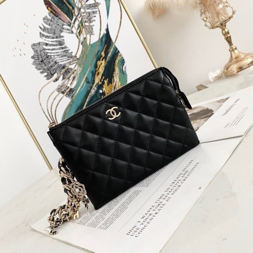 Chanel Clutch aus genarbtem Kalbsleder 81050 schwarz