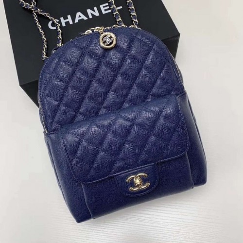Chanel Rucksack aus genarbtem Kalbsleder in goldfarbenem Metall AS0004 blau