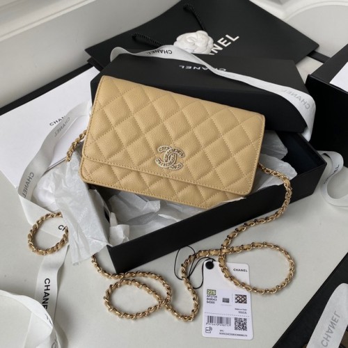 Chanel kleine Schultertasche aus genarbtem Kalbsleder AP2734 apricot