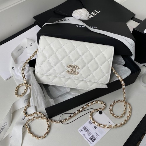Chanel kleine Schultertasche aus genarbtem Kalbsleder AP2734 weiß