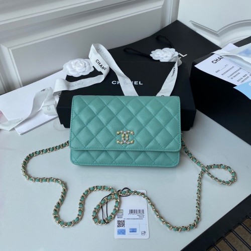 Chanel Kleine Schultertasche aus genarbtem Kalbsleder AP33814 grün