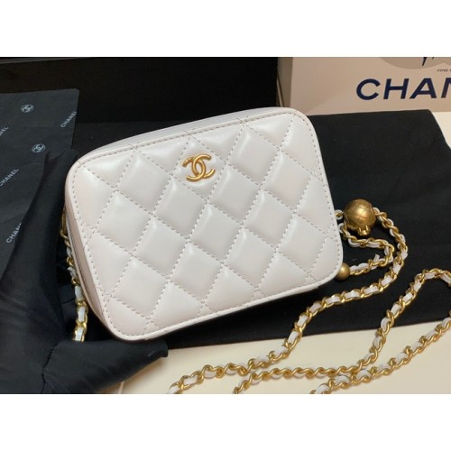 Chanel Lammfell Kameratasche AS2463 weiß