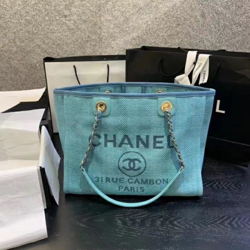 Chanel Große Umhängetasche A67001 himmelblau