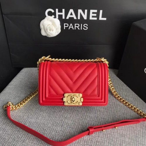Chanel Le Boy Flap Umhängetasche Original Kalbsleder A67085 Leuchtend rote Goldschnalle