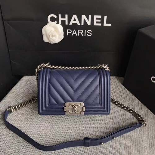 Chanel Le Boy Flap Umhängetasche Original Kalbsleder A67085 dunkelblau silberne Schnalle