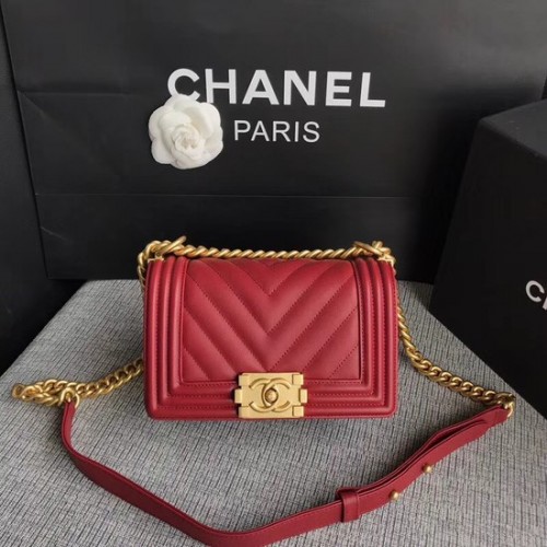 Chanel Le Boy Flap Umhängetasche Original Kalbsleder A67085 tiefrote Goldschnalle