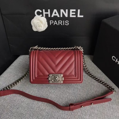 Chanel Le Boy Flap Umhängetasche Original Caviar Leather P67085 Tiefrote silberne Schnalle