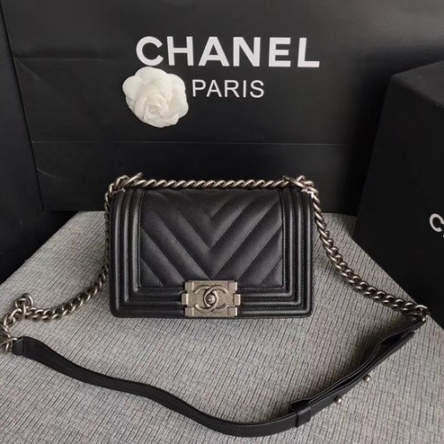 Chanel Le Boy Flap Umhängetasche Original Caviar Leather P67085 schwarz silberne Schnalle