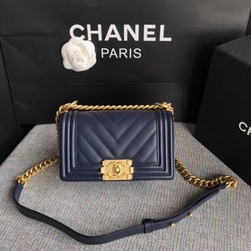 Chanel Le Boy Flap Umhängetasche Original Kaviarleder P67085 dunkelblau Goldschnalle