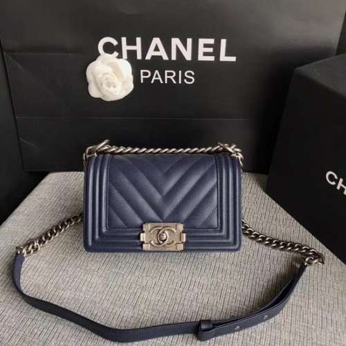 Chanel Le Boy Flap Umhängetasche Original Caviar Leather P67085 dunkelblau silberne Schnalle
