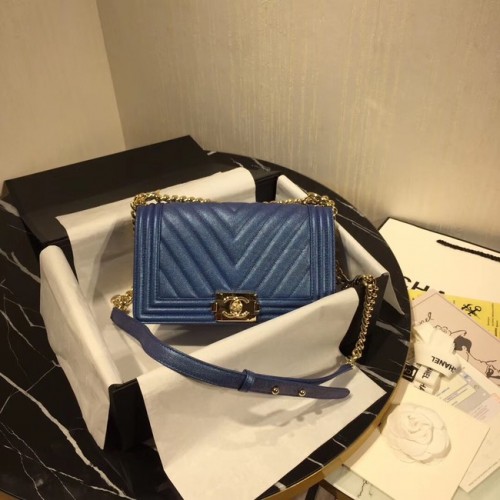 Chanel Le Boy Flap Umhängetasche Original Leder Blau V67086 Gold