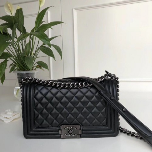 Chanel Leboy Original Schafsleder A67086 schwarz gun-Ton Metall