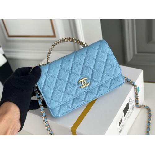 Chanel MINI FLAP BAG CLUTCH MIT KETTE Goldfarbenes Metall 22SS Himmelblau