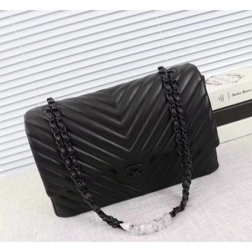 Chanel Maxi Classic Flap Bag Chevron Schaffell Leder A58601 Schwarz