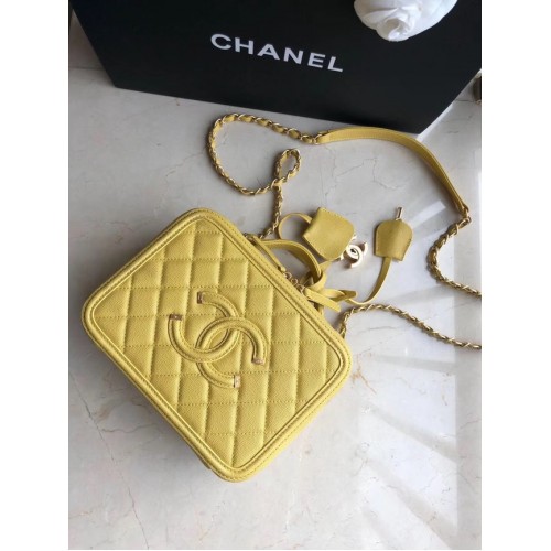 Chanel Original Medium Kosmetiktasche aus Leder 93443 Gelb