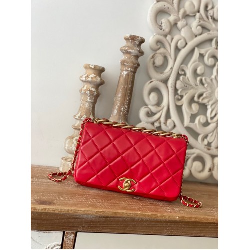 Chanel SMALL FLAP BAG Lammleder Goldfarbenes Metall AS3367 rot