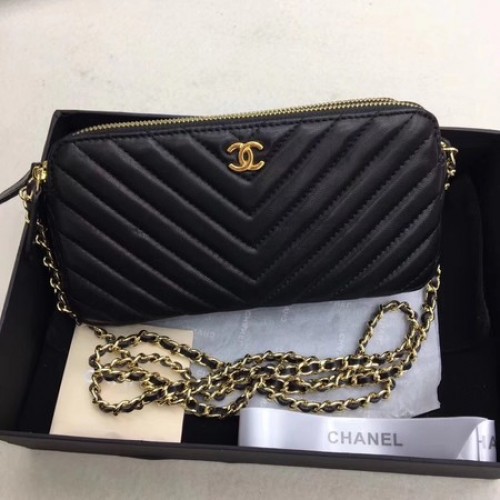 Chanel Umhängetasche Schwarz Schafsleder V6845 Gold